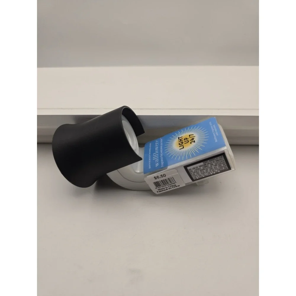 Bath & Body Works Wallflowers Light Up Fragrance Plug in Diffuser Black Flare